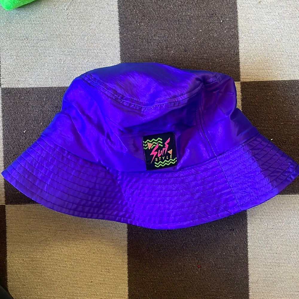 Bucket hat